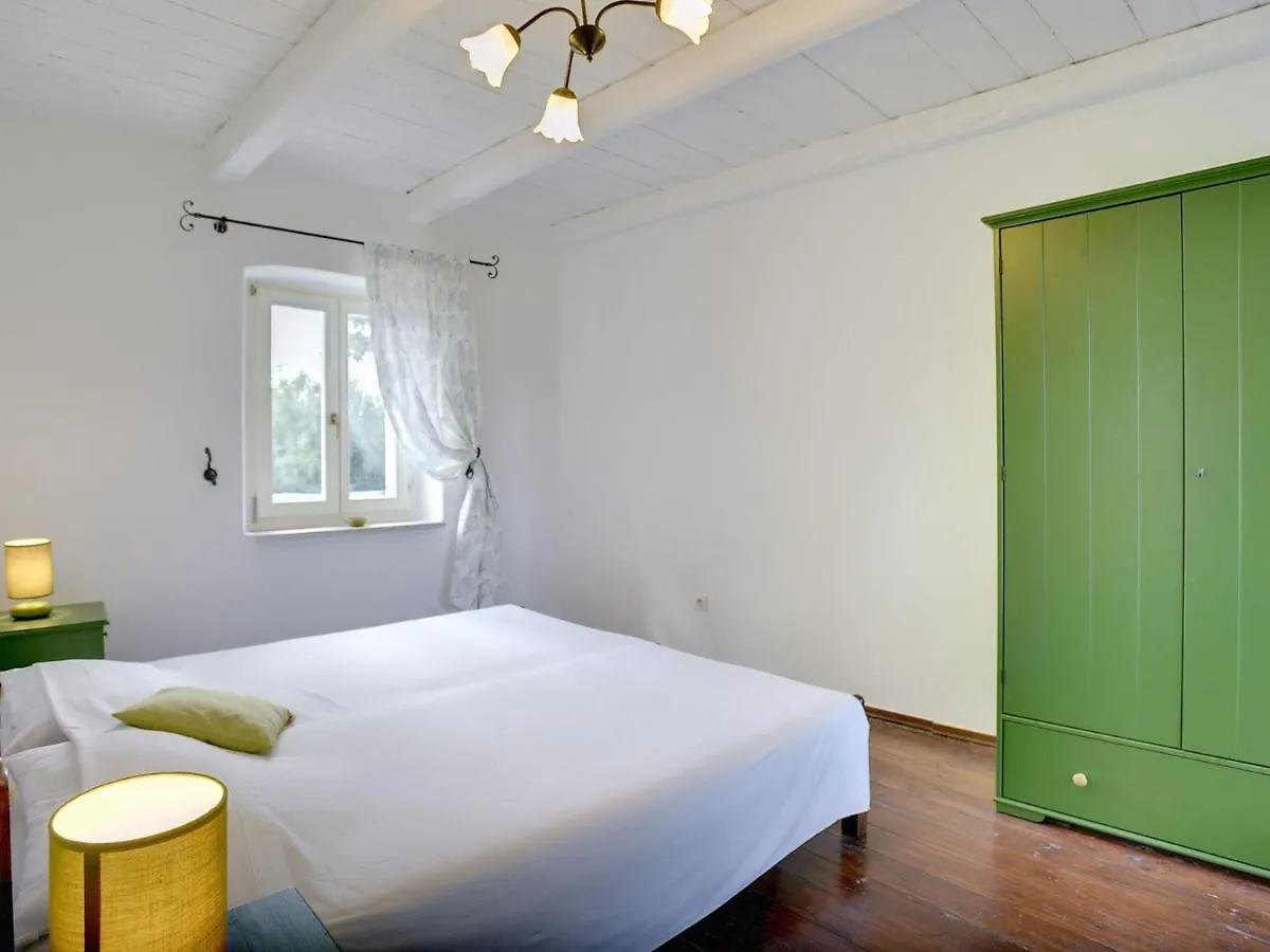 Spacious Holiday Home In Svetvincenat With Pool