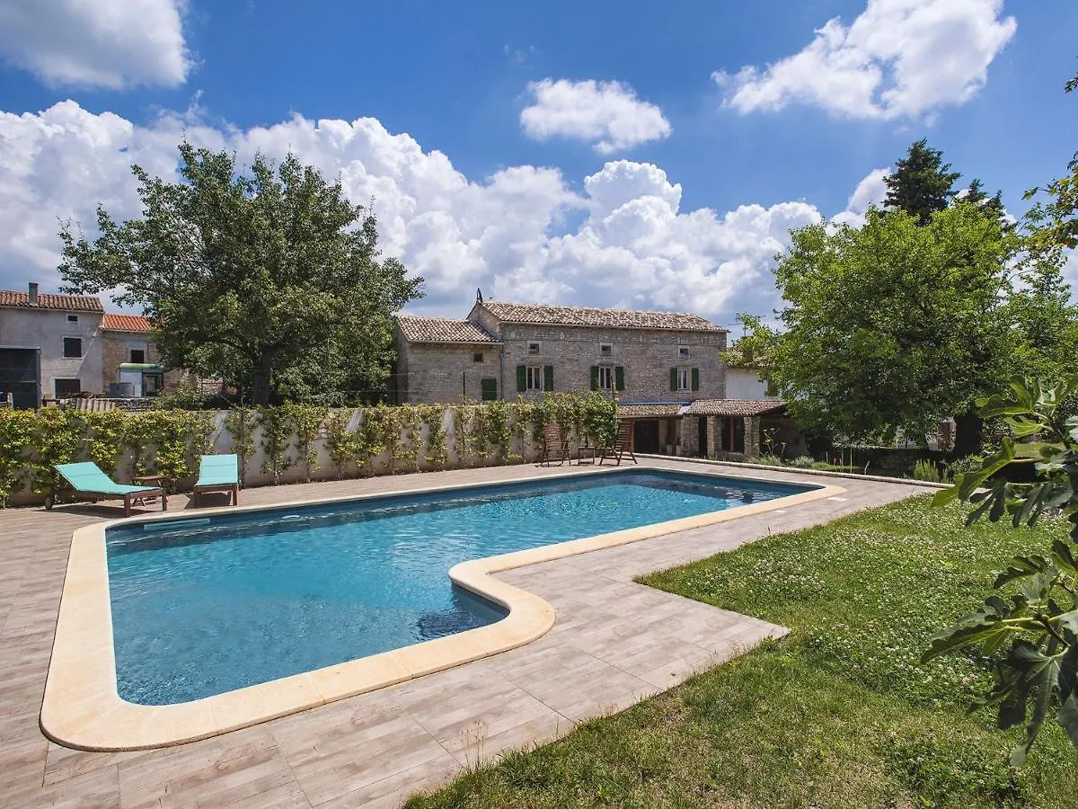 Spacious Holiday Home In Svetvincenat With Pool