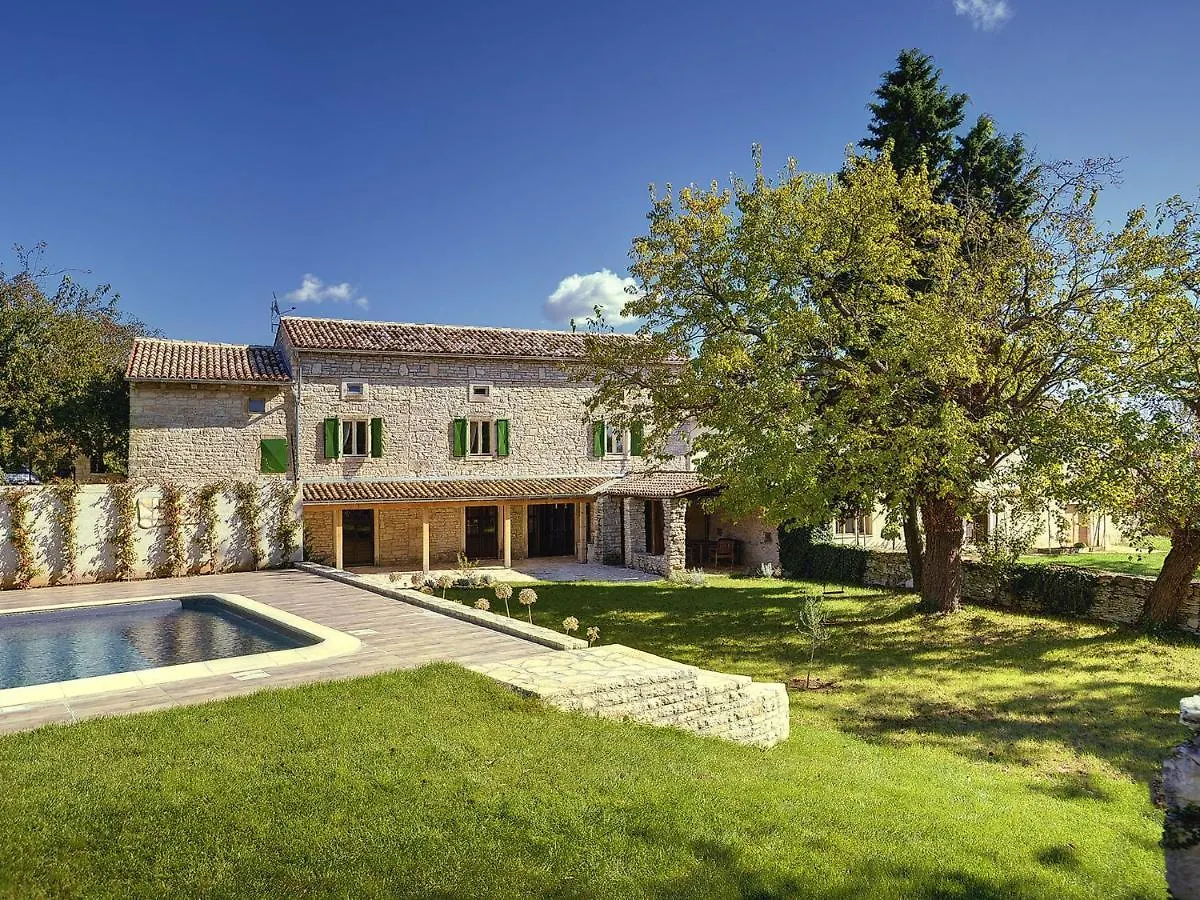 Spacious Holiday Home In Svetvincenat With Pool